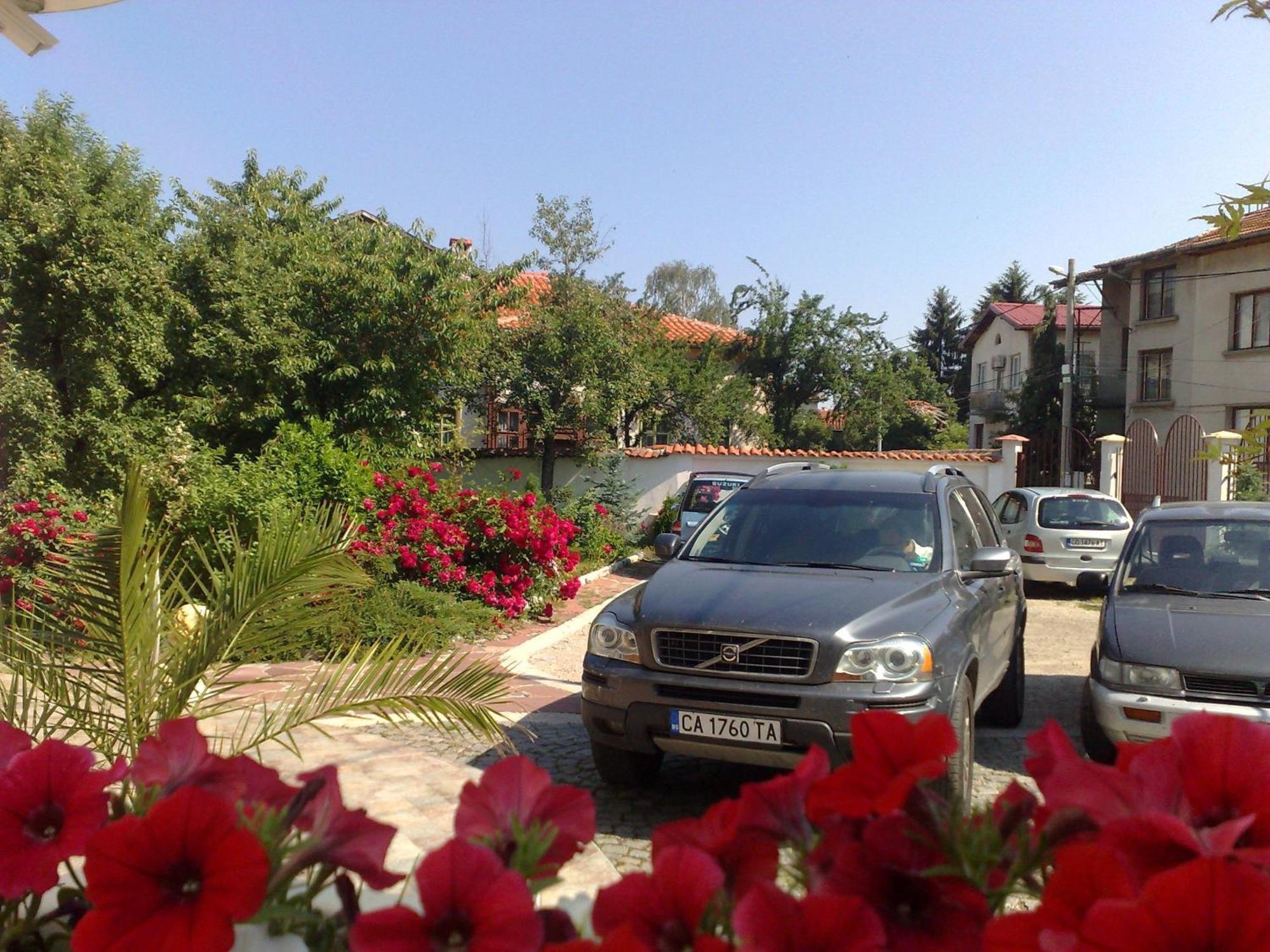 Family Hotel Sonata ซาโมคอฟ ภายนอก รูปภาพ