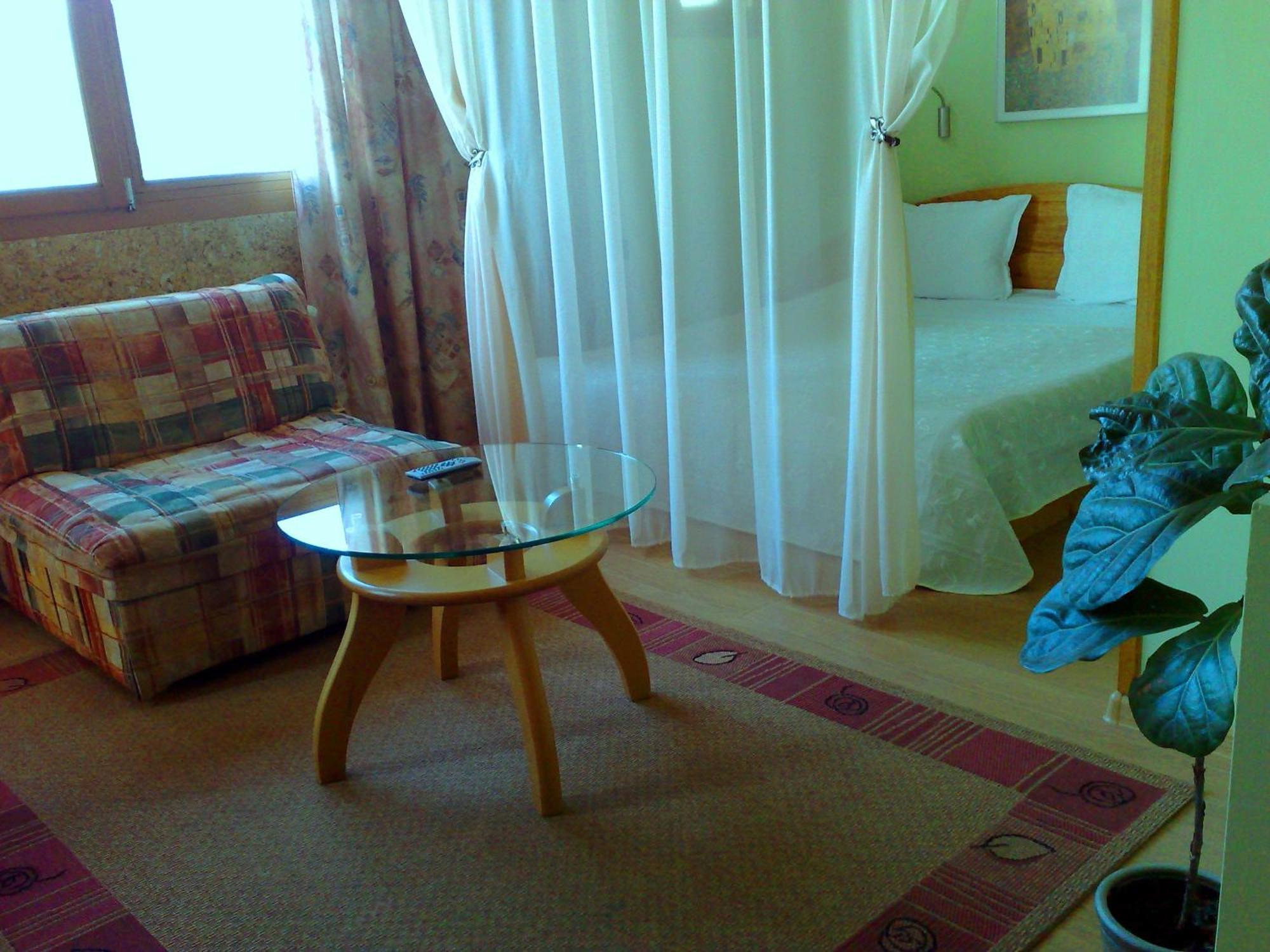 Family Hotel Sonata ซาโมคอฟ ภายนอก รูปภาพ