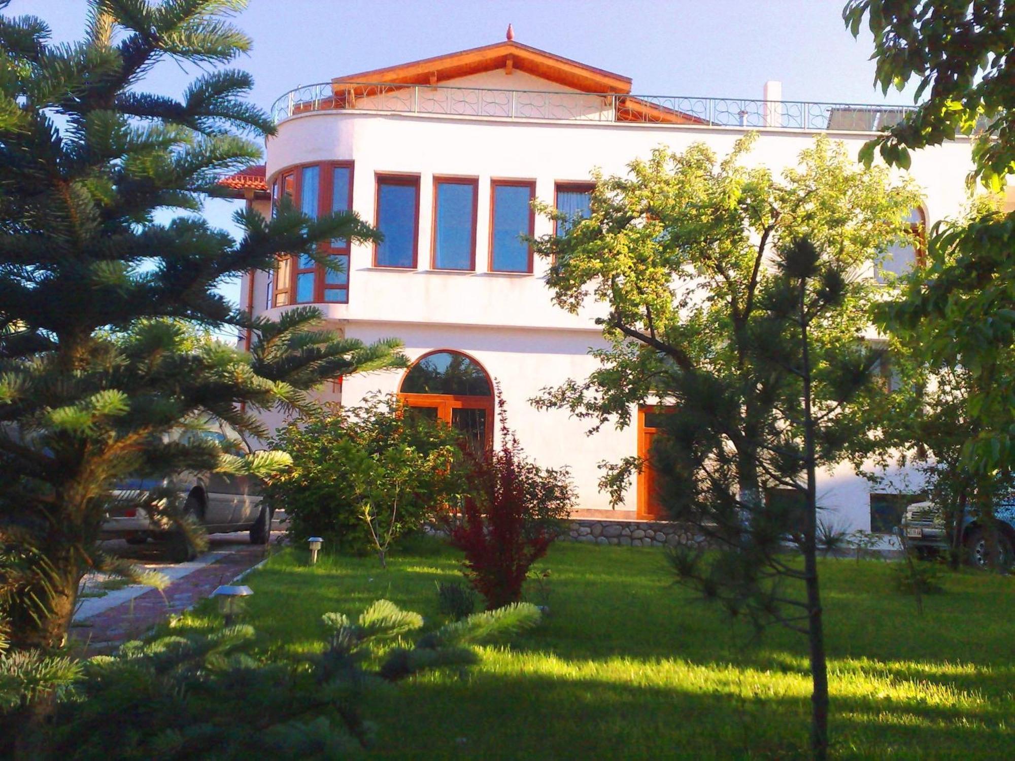 Family Hotel Sonata ซาโมคอฟ ภายนอก รูปภาพ