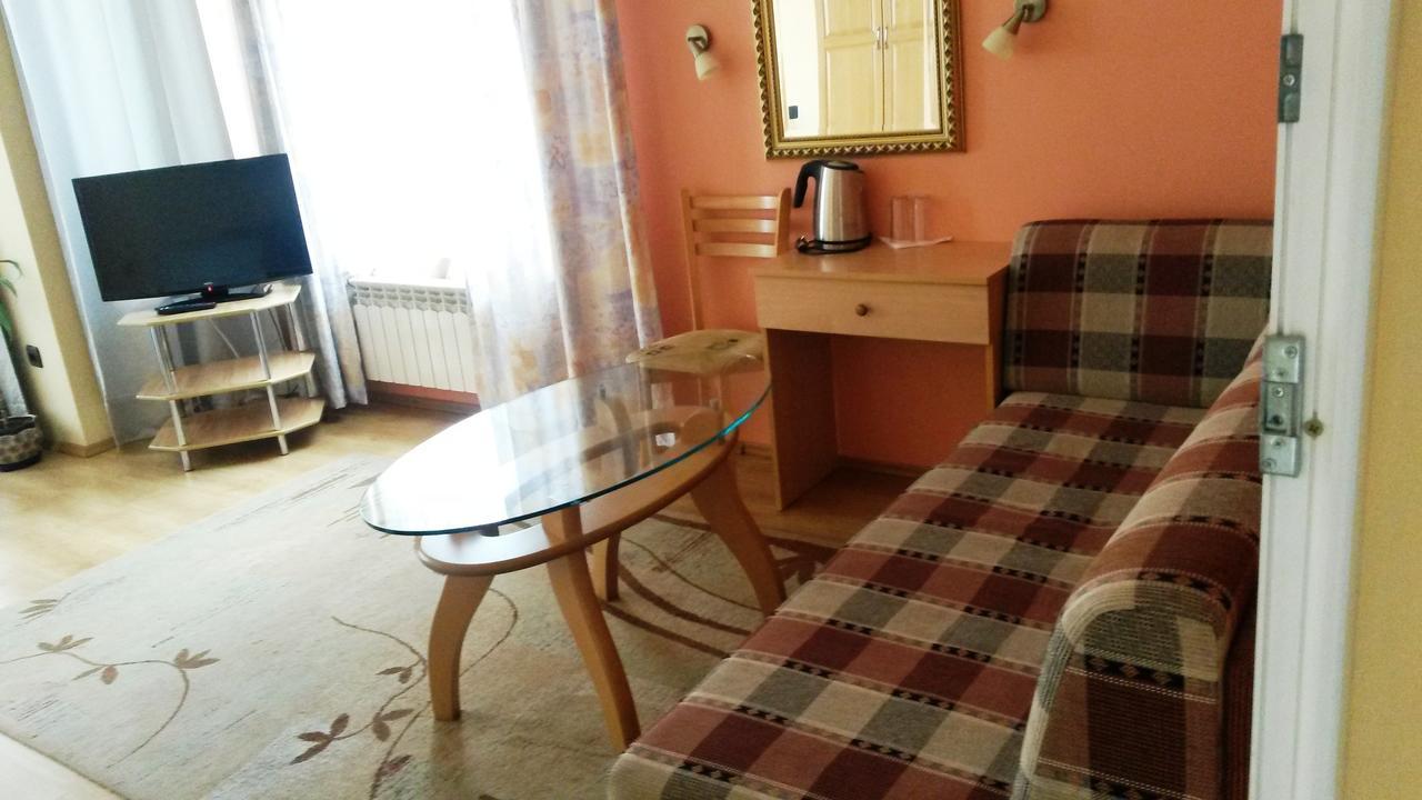 Family Hotel Sonata ซาโมคอฟ ภายนอก รูปภาพ