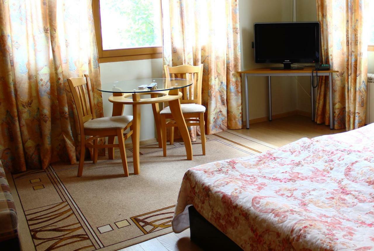 Family Hotel Sonata ซาโมคอฟ ภายนอก รูปภาพ