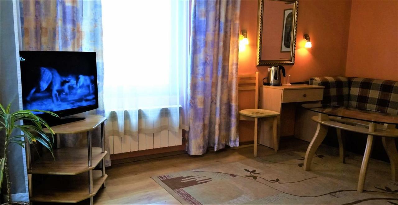 Family Hotel Sonata ซาโมคอฟ ภายนอก รูปภาพ