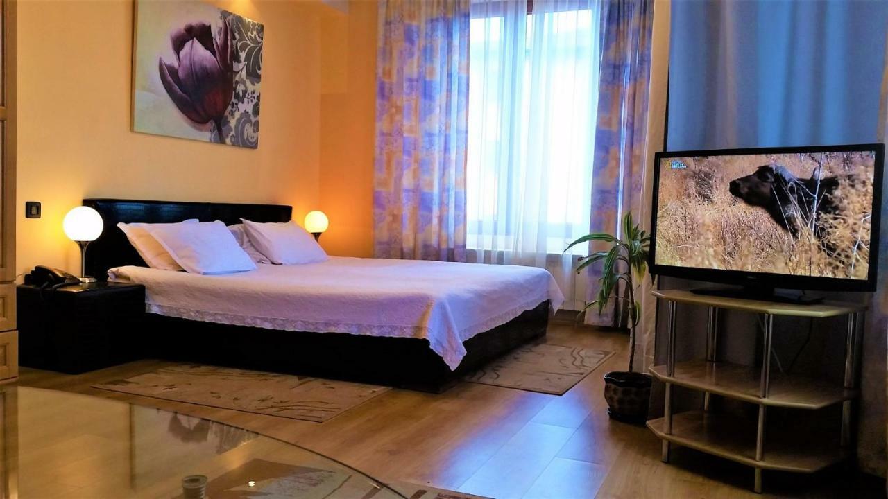 Family Hotel Sonata ซาโมคอฟ ภายนอก รูปภาพ
